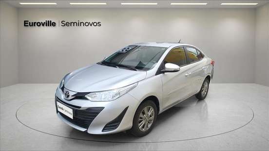 TOYOTA-YARIS-2021