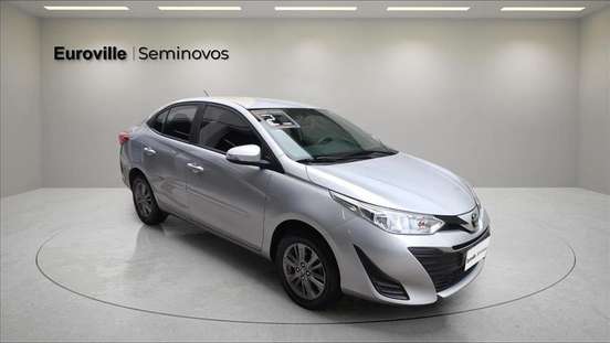 TOYOTA-YARIS-2021