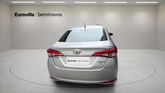 TOYOTA-YARIS-2021