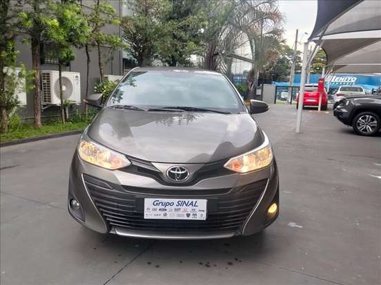 TOYOTA-YARIS-2020