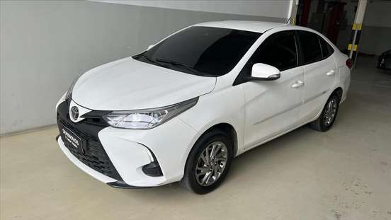 TOYOTA-YARIS-2024