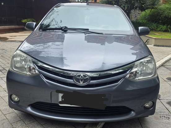 TOYOTA-ETIOS-1.5 XLS SEDAN 16V FLEX 4P MANUAL TOYOTA-ETIOS-2013