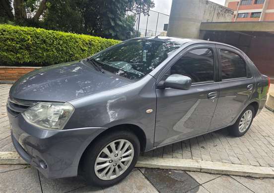 TOYOTA-ETIOS-2013