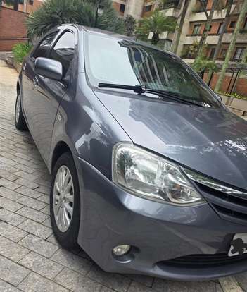 TOYOTA-ETIOS-2013