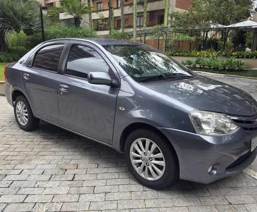 TOYOTA-ETIOS-2013