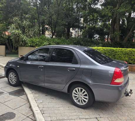 TOYOTA-ETIOS-2013