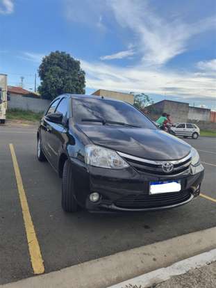 TOYOTA-ETIOS-2015