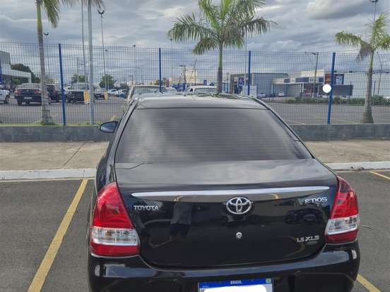 TOYOTA-ETIOS-1.5 XLS SEDAN 16V FLEX 4P MANUAL TOYOTA-ETIOS-2015