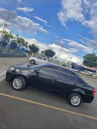 TOYOTA-ETIOS-2015