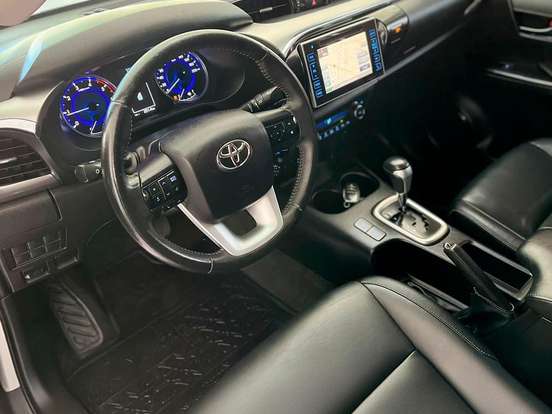 TOYOTA-HILUX-2.8 SRX 4X4 CD 16V DIESEL 4P AUTOMÁTICO TOYOTA-HILUX-2017