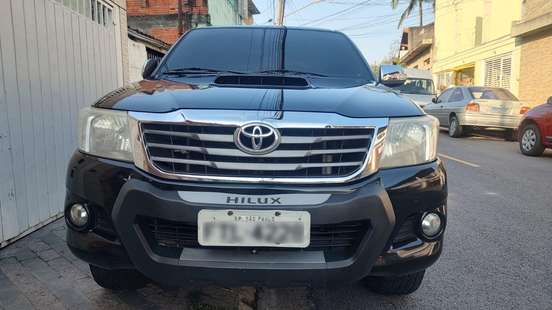 TOYOTA-HILUX-2014