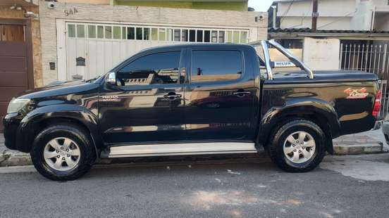 TOYOTA-HILUX-2014
