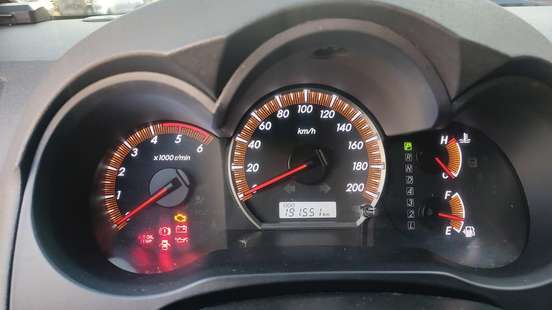 TOYOTA-HILUX-2014