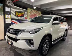 TOYOTA HILUX SW4 2.8 SRX 4X4 16V TURBO INTERCOOLER DIESEL 4P AUTOMÁTICO TOYOTA HILUX SW4 2.8 SRX 4X4 16V TURBO INTERCOOLER DIESEL 4P AUTOMÁTICO