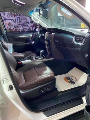 TOYOTA-HILUX SW4-2020