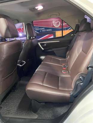 TOYOTA-HILUX SW4-2020