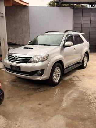 TOYOTA HILUX SW4 3.0 SRV 4X4 7 LUGARES 16V TURBO INTERCOOLER DIESEL 4P AUTOMÁTICO