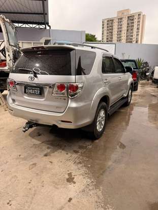 TOYOTA-HILUX SW4-2013