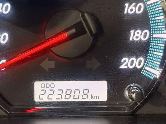 TOYOTA-HILUX SW4-3.0 SRV 4X4 7 LUGARES 16V TURBO INTERCOOLER DIESEL 4P AUTOMÁTICO TOYOTA-HILUX SW4-2013