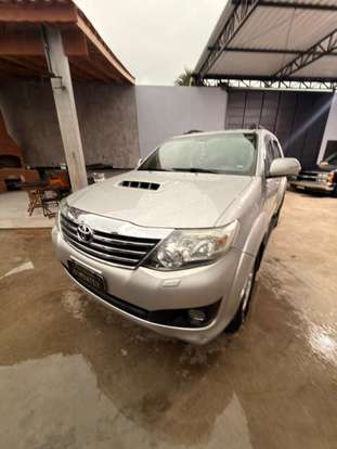 TOYOTA-HILUX SW4-2013