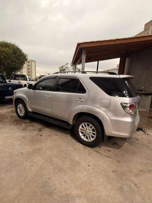 TOYOTA-HILUX SW4-2013
