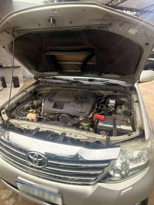 TOYOTA-HILUX SW4-2013
