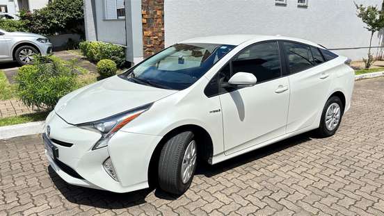 TOYOTA-PRIUS-2018