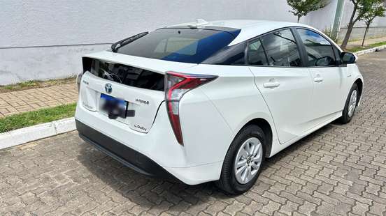 TOYOTA-PRIUS-2018