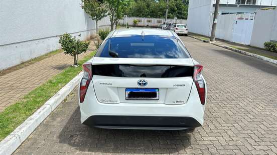 TOYOTA-PRIUS-2018