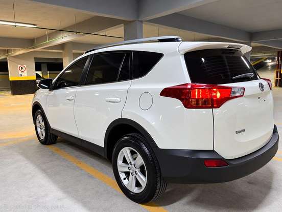 TOYOTA-RAV4-2013