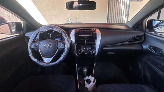 TOYOTA-YARIS-2019