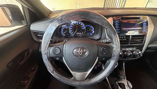TOYOTA-YARIS-2019