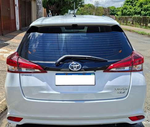 TOYOTA-YARIS-2023