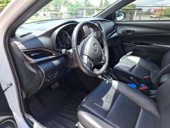 TOYOTA-YARIS-2023