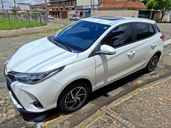 TOYOTA-YARIS-2023