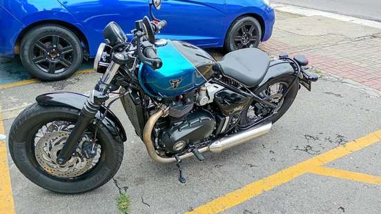 TRIUMPH-BONNEVILLE BOBBER 1200-2026