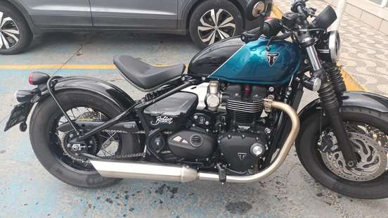 TRIUMPH-BONNEVILLE BOBBER 1200-2026