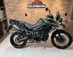 TRIUMPH TIGER 800 XCA TRIUMPH TIGER 800 XCA