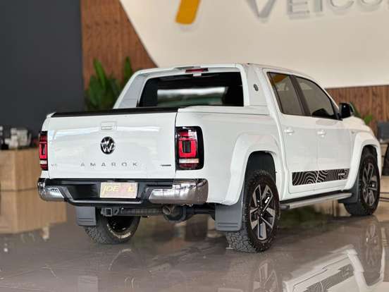 VOLKSWAGEN-AMAROK-2025