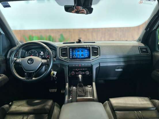 VOLKSWAGEN-AMAROK-2025