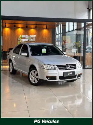 VOLKSWAGEN-BORA-2010