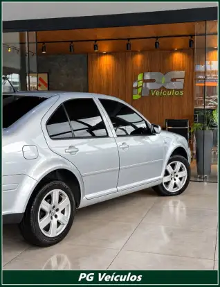 VOLKSWAGEN-BORA-2010