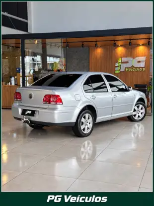VOLKSWAGEN-BORA-2010
