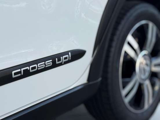 VOLKSWAGEN-CROSS UP-2018