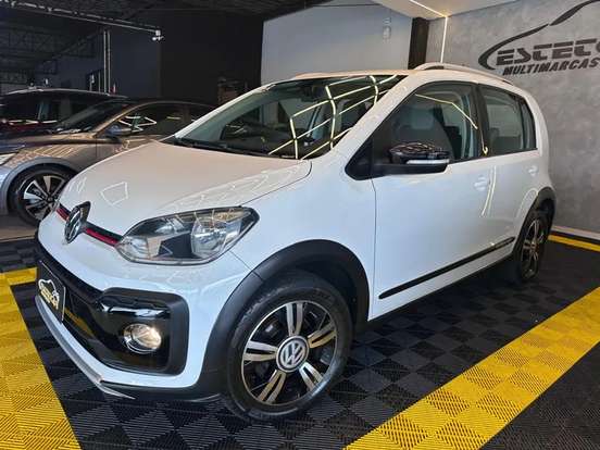 VOLKSWAGEN-CROSS UP-2017