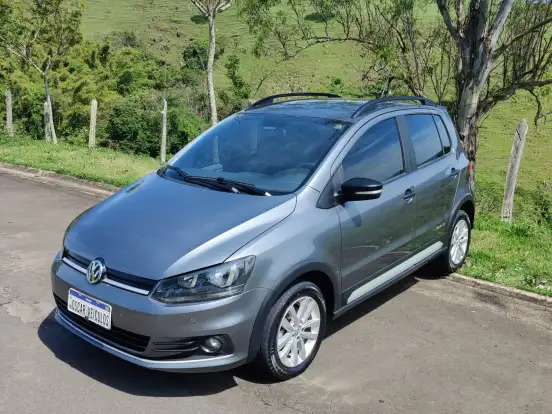 VOLKSWAGEN-FOX-1.0 MPI TRACK 12V FLEX 4P MANUAL VOLKSWAGEN-FOX-2017