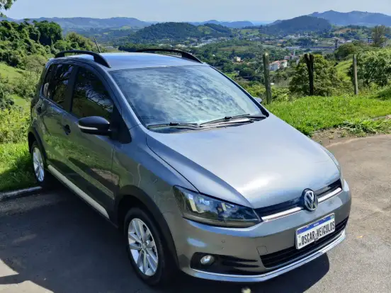 VOLKSWAGEN-FOX-1.0 MPI TRACK 12V FLEX 4P MANUAL VOLKSWAGEN-FOX-2017
