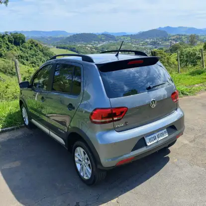VOLKSWAGEN-FOX-2017