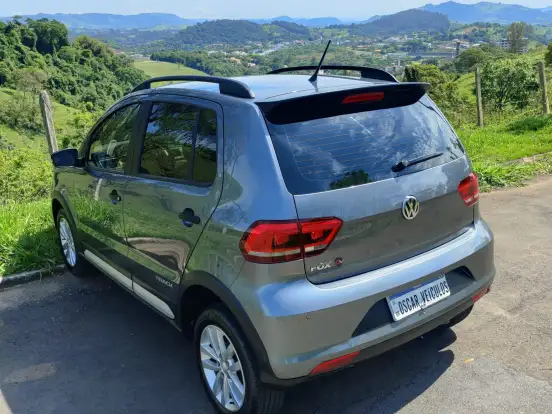 VOLKSWAGEN-FOX-1.0 MPI TRACK 12V FLEX 4P MANUAL VOLKSWAGEN-FOX-2017