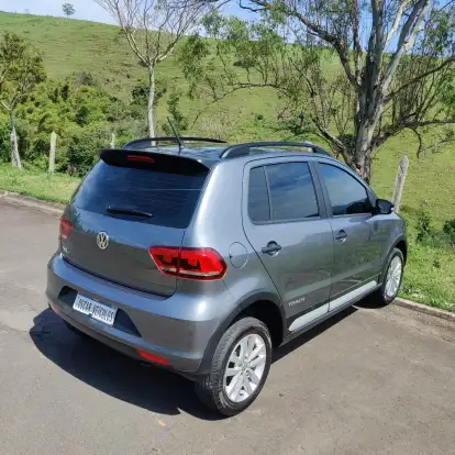VOLKSWAGEN-FOX-2017